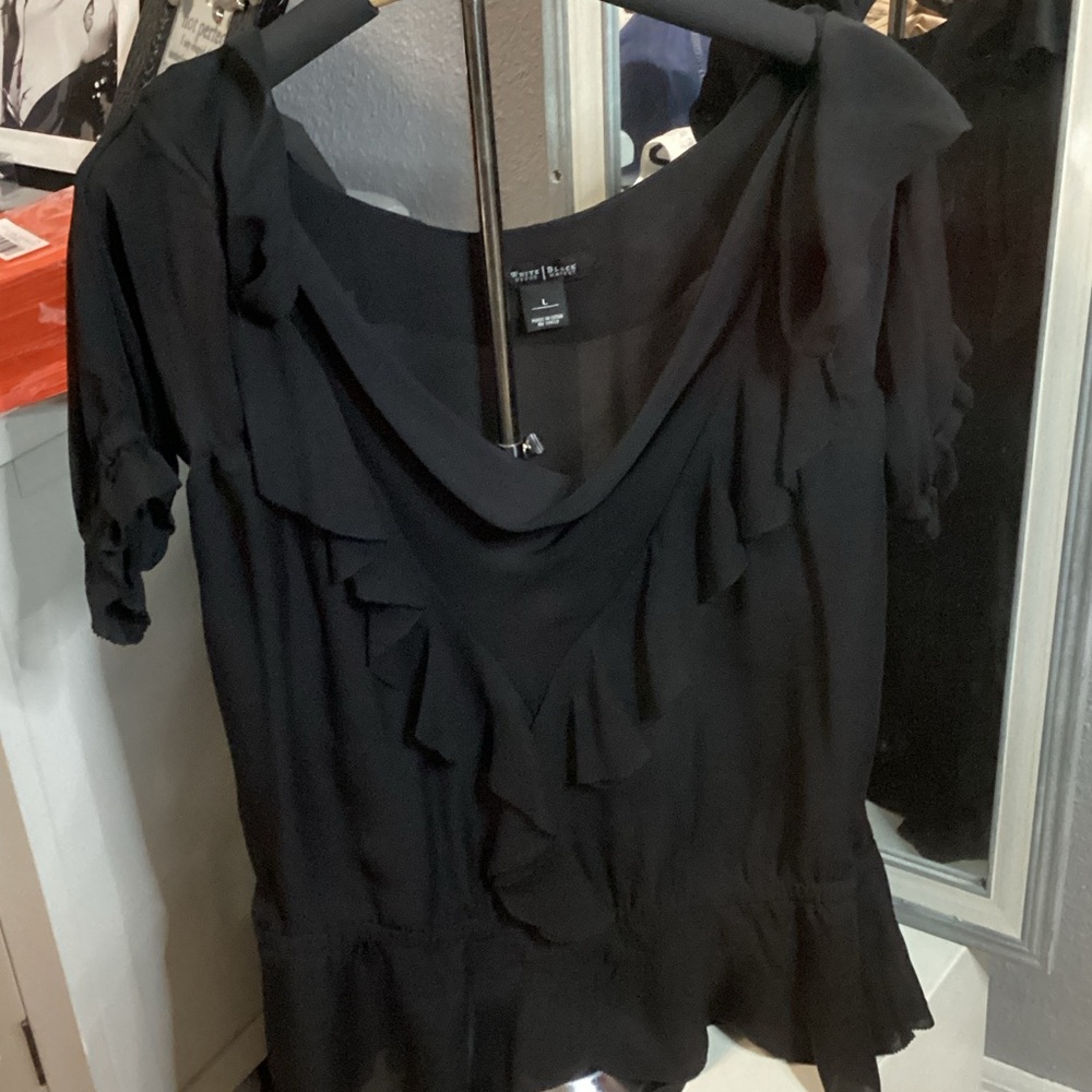 Women's Black Ruffled Top - White House black market size L